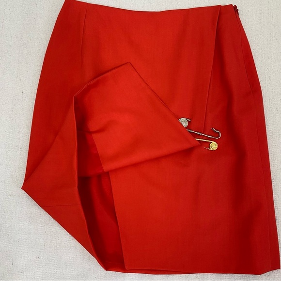 GIANNI VERSACE COUTURE Vintage Skirt & Two Versace Safety Pins - Picture 5 of 14